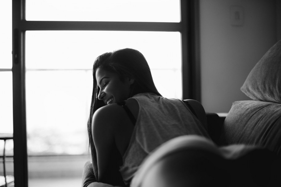 Мужчина и женщина в машине