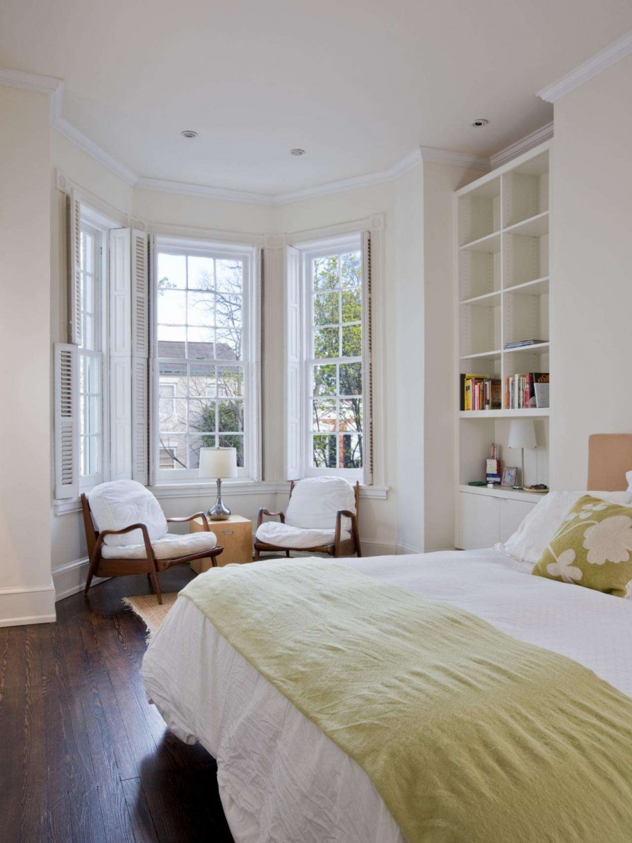 Подоконник в спальне