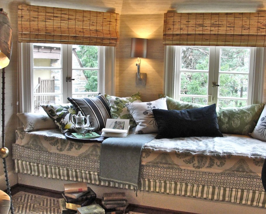 Спальня с эркером