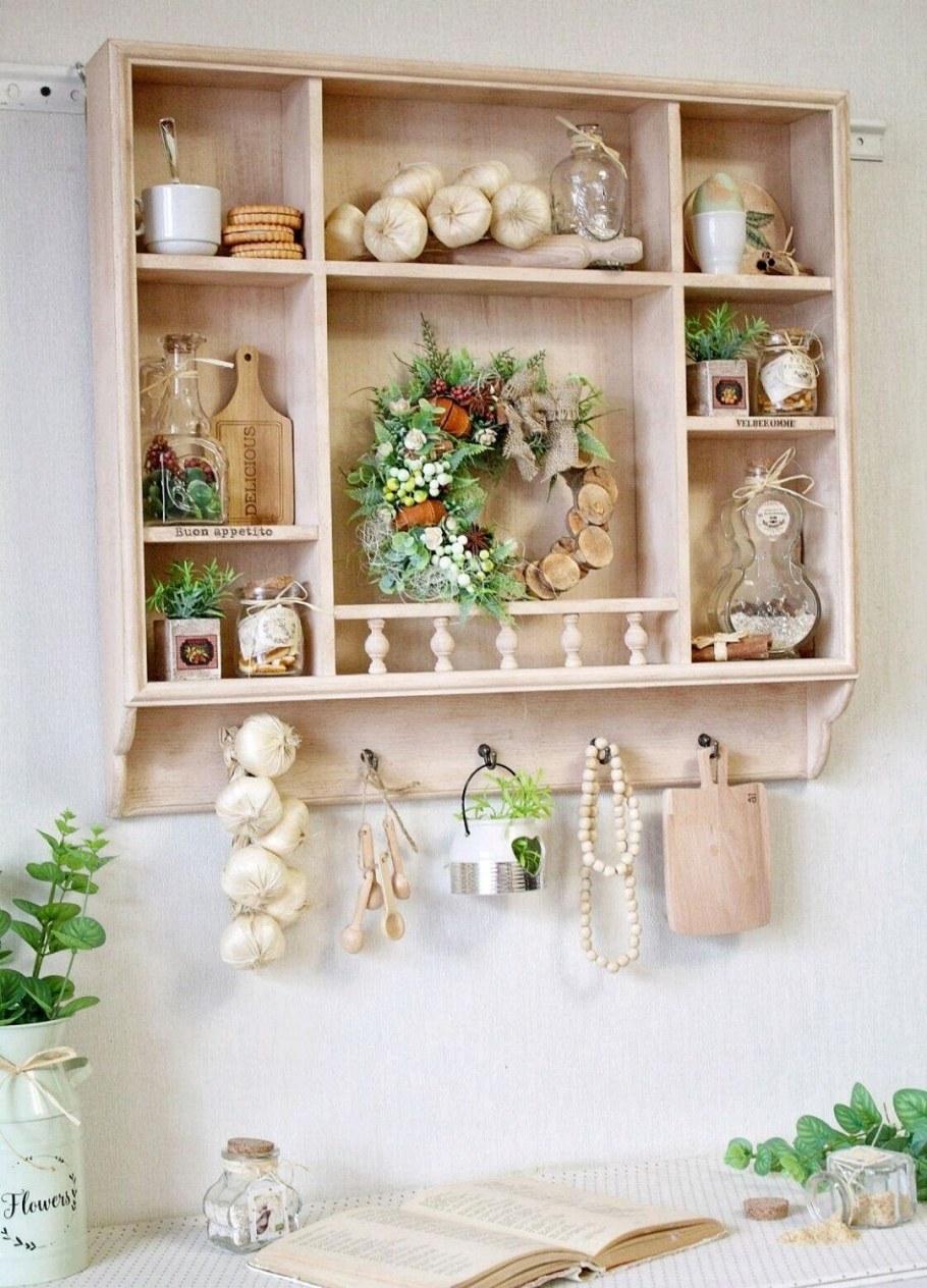 Деревянные полки