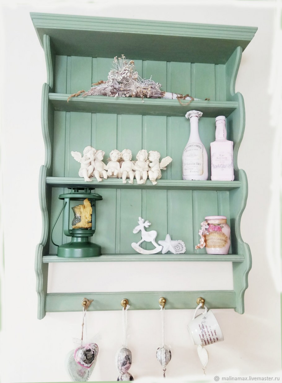 Кухня с полками вместо навесных шкафов в стиле Прованс