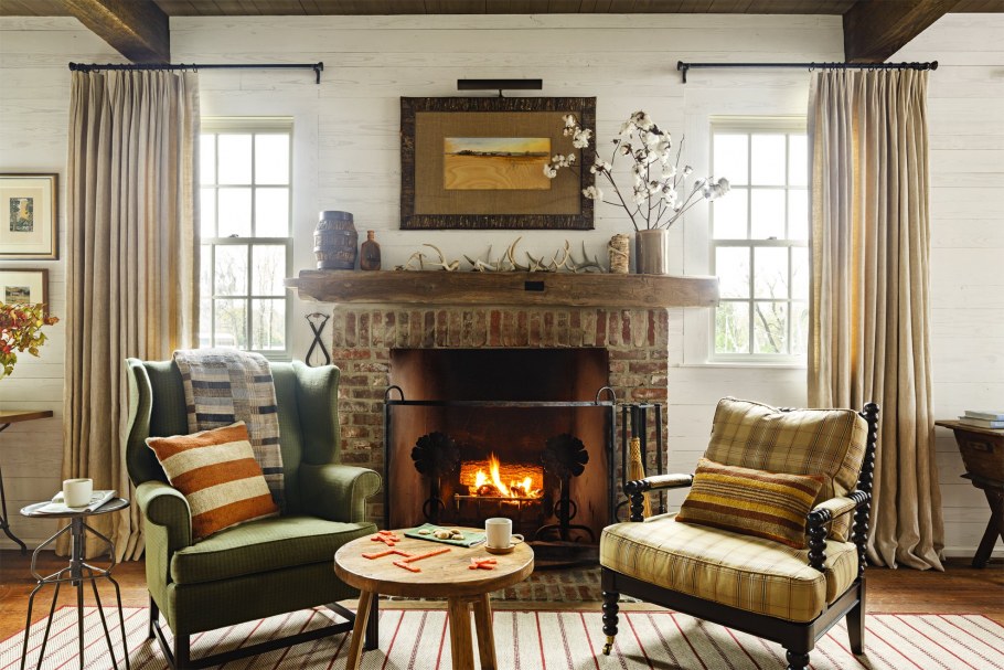 Английская гостиная с камином