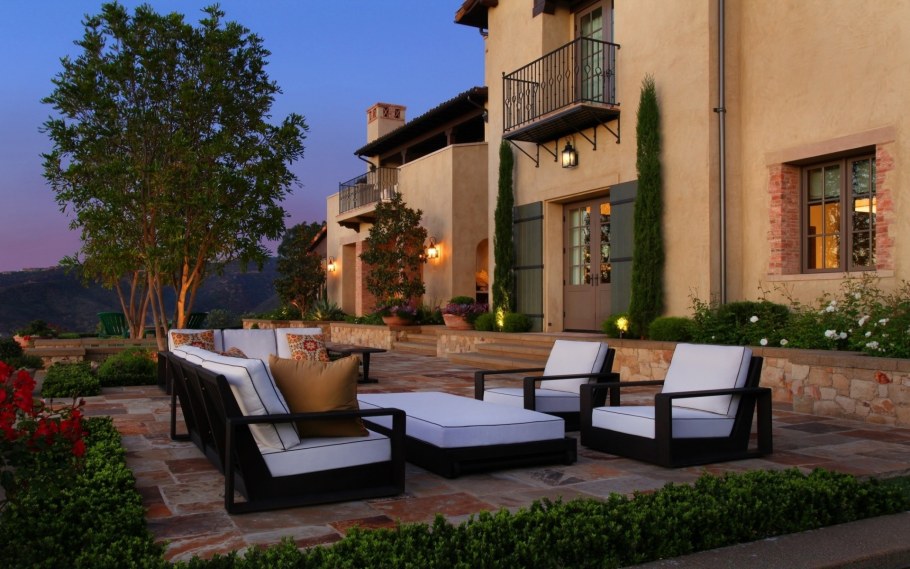 Виллы с террасами и верандами