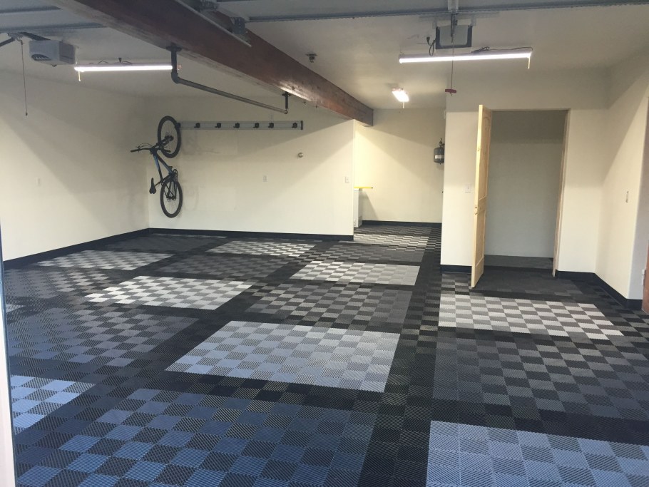 Полимерная плитка для гаража