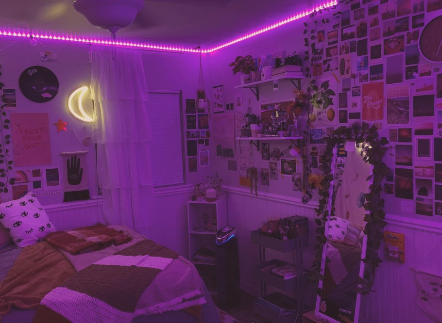 Фиолетовый неон