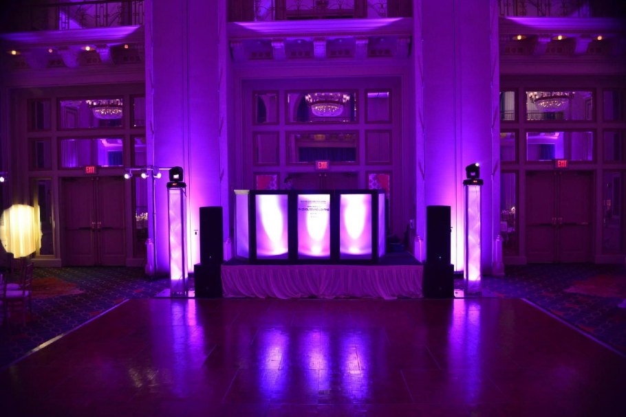 Фиолетовый цвет подсветка