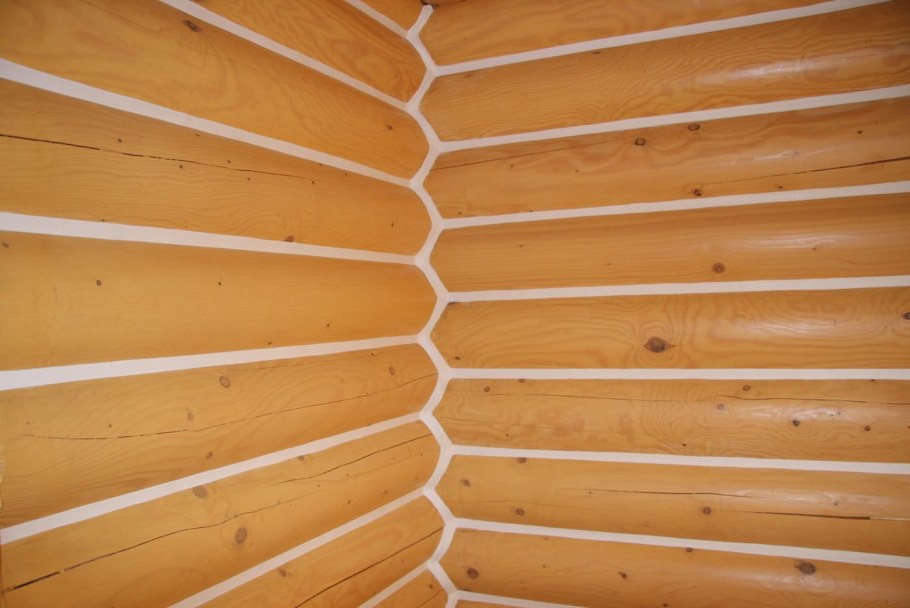 Конопатка сруба герметиком