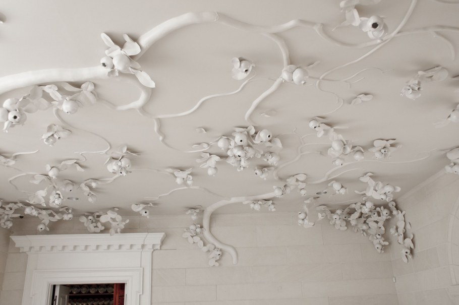 Деревянный декор на потолок