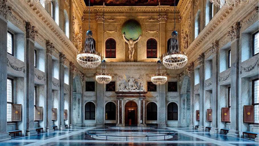 Стиль Тюдор (Tudor Revival Cottage)