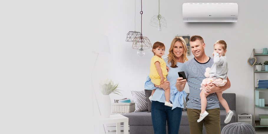 Семья в интерьере