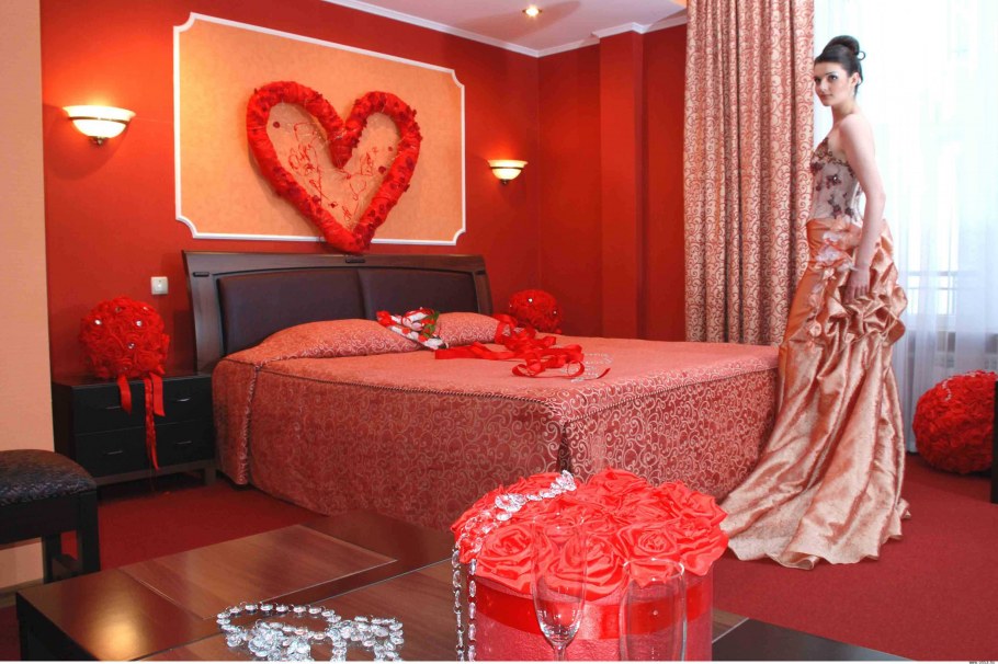 Украшение комнаты для новобрачных