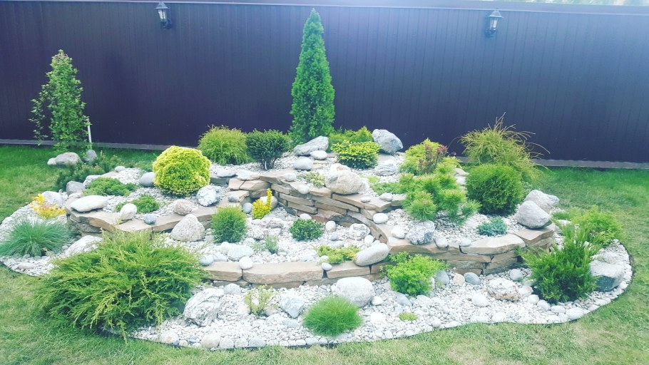 Альпийская горка на даче