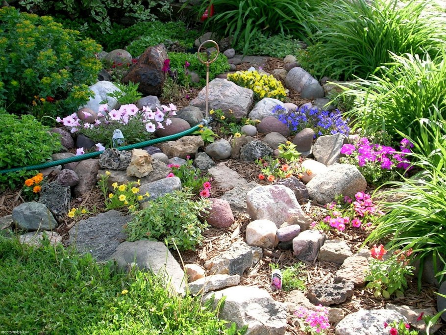 Клумба "Альпийская горка"