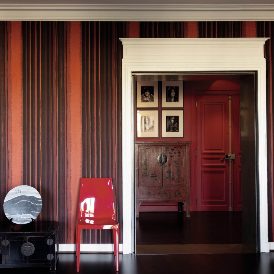 Латунные полосы в интерьере