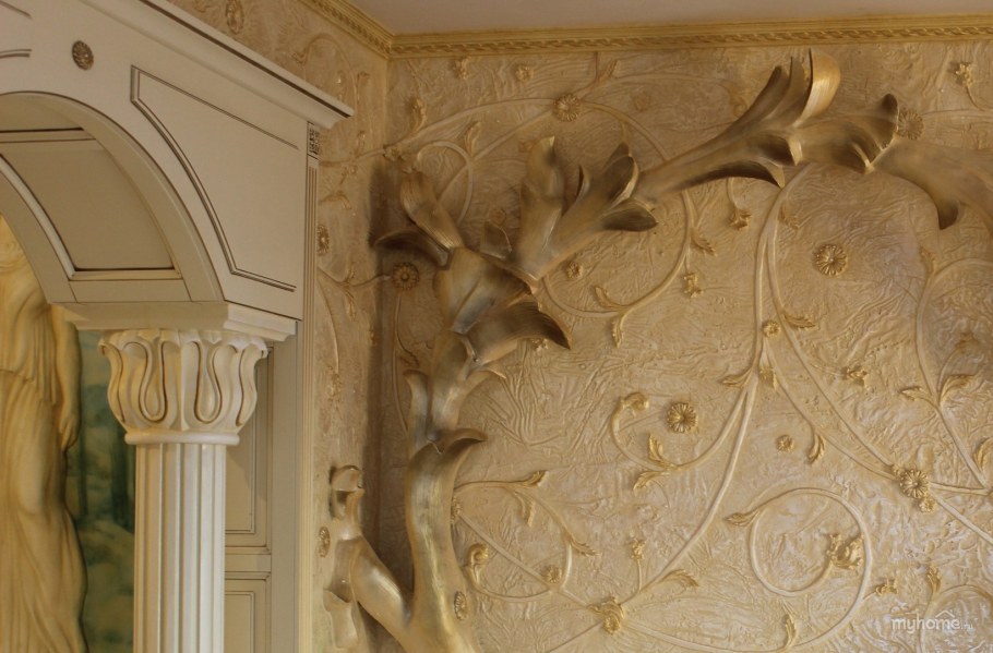Гипсовая лепнина на стену