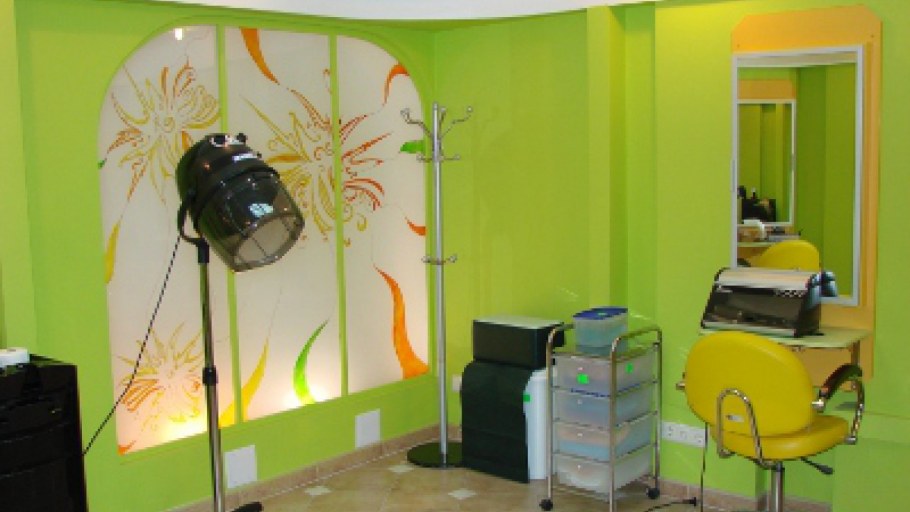 Парикмахерская салатовый