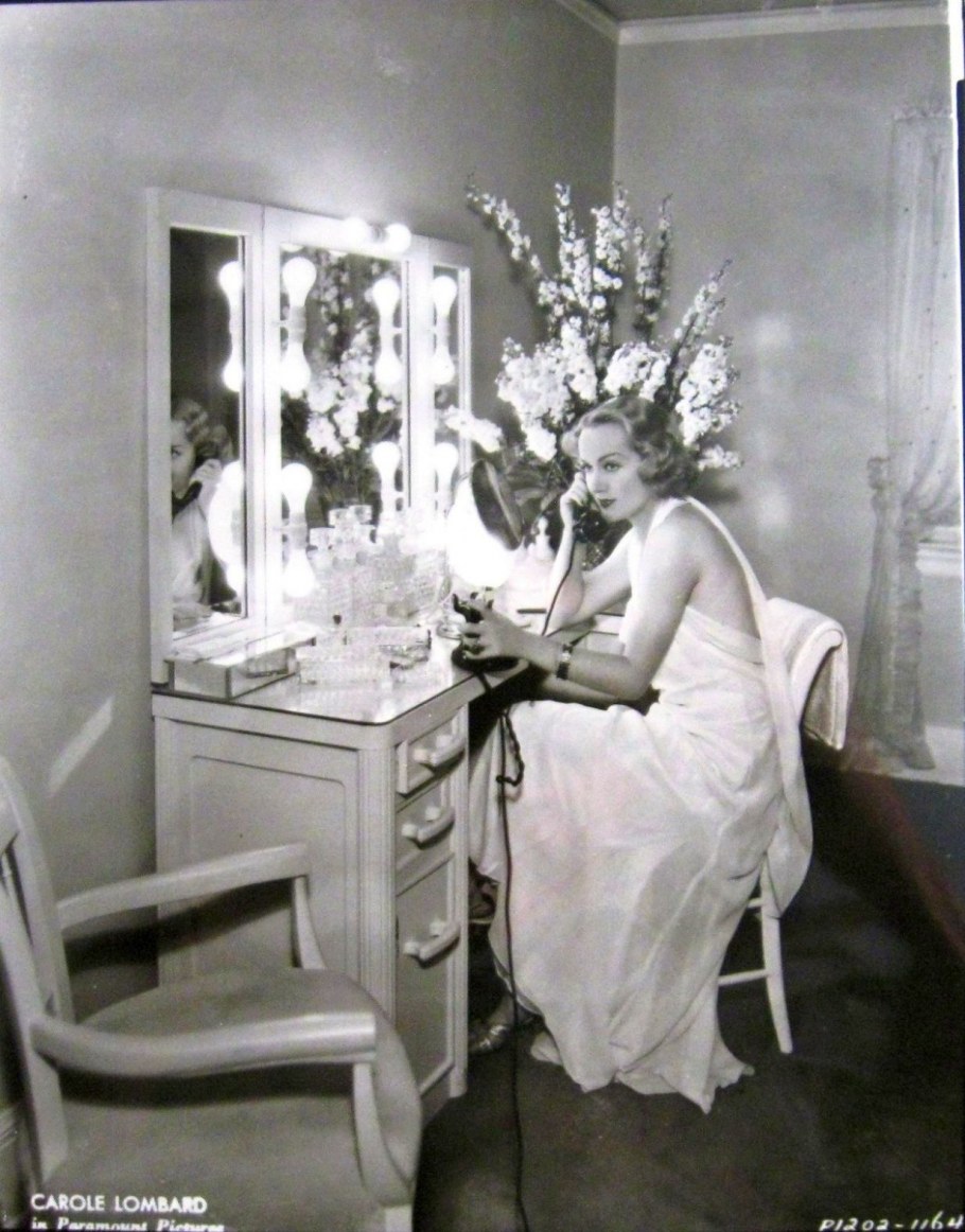 Будуар Голливуд