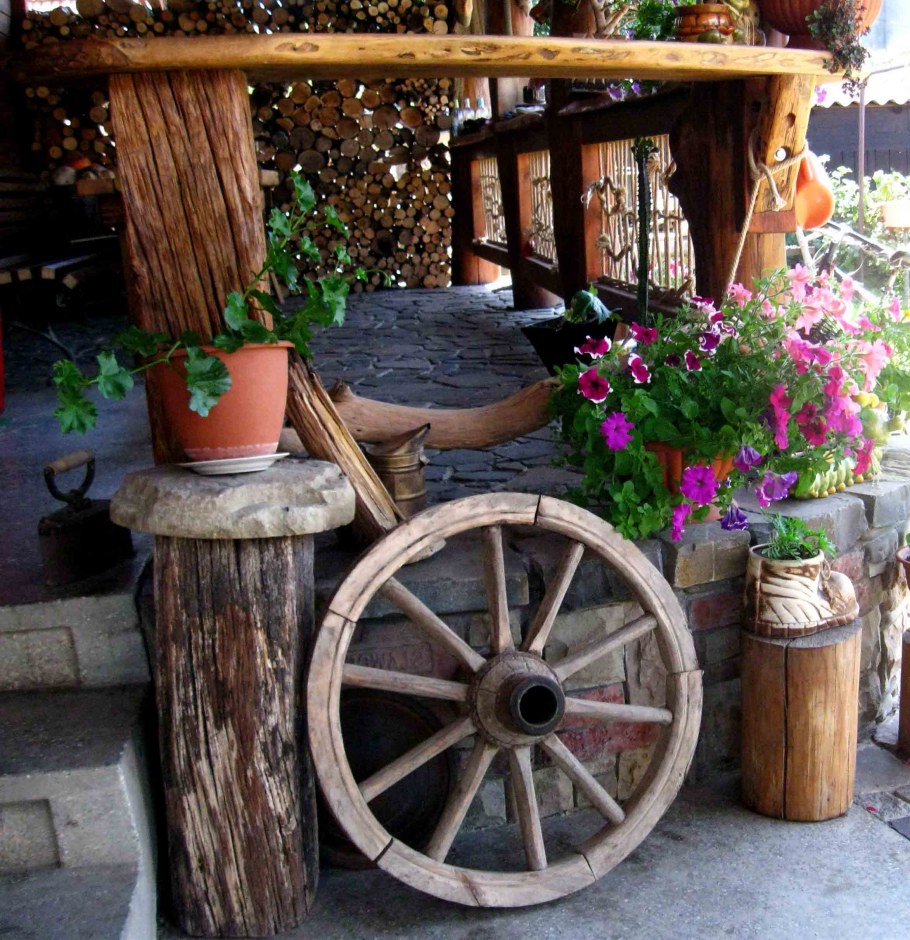 Украшение участка в деревенском стиле
