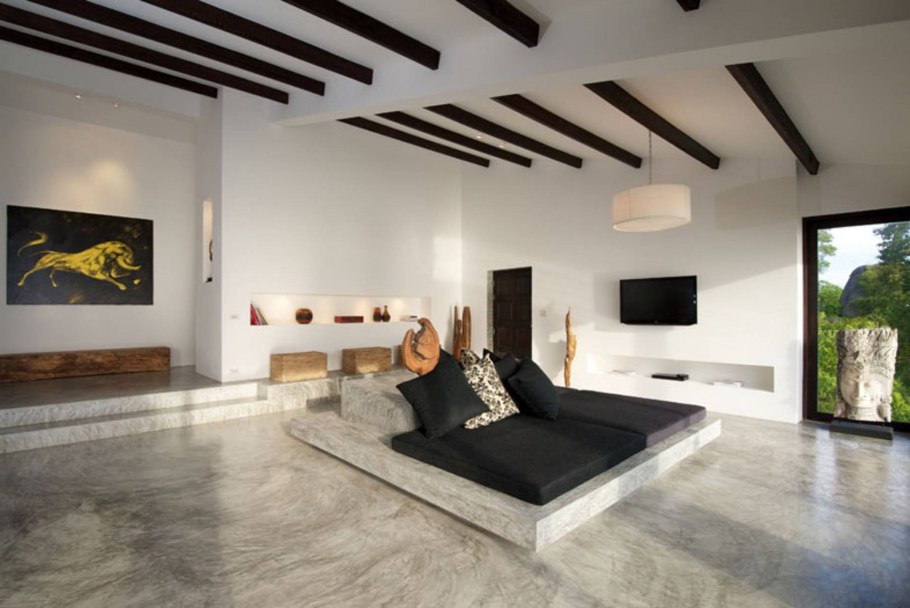 Белый потолок с черными балками