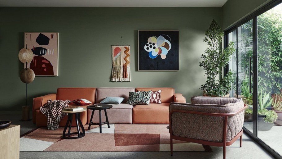 Гостиная в насыщенных оранжевых тонах