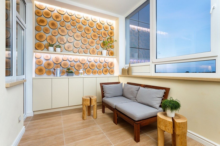 Декор стены на балконе