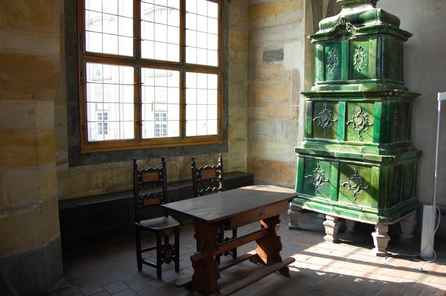 Романский стиль в интерьере