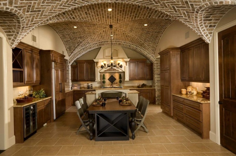 Романский стиль в интерьере сундуки