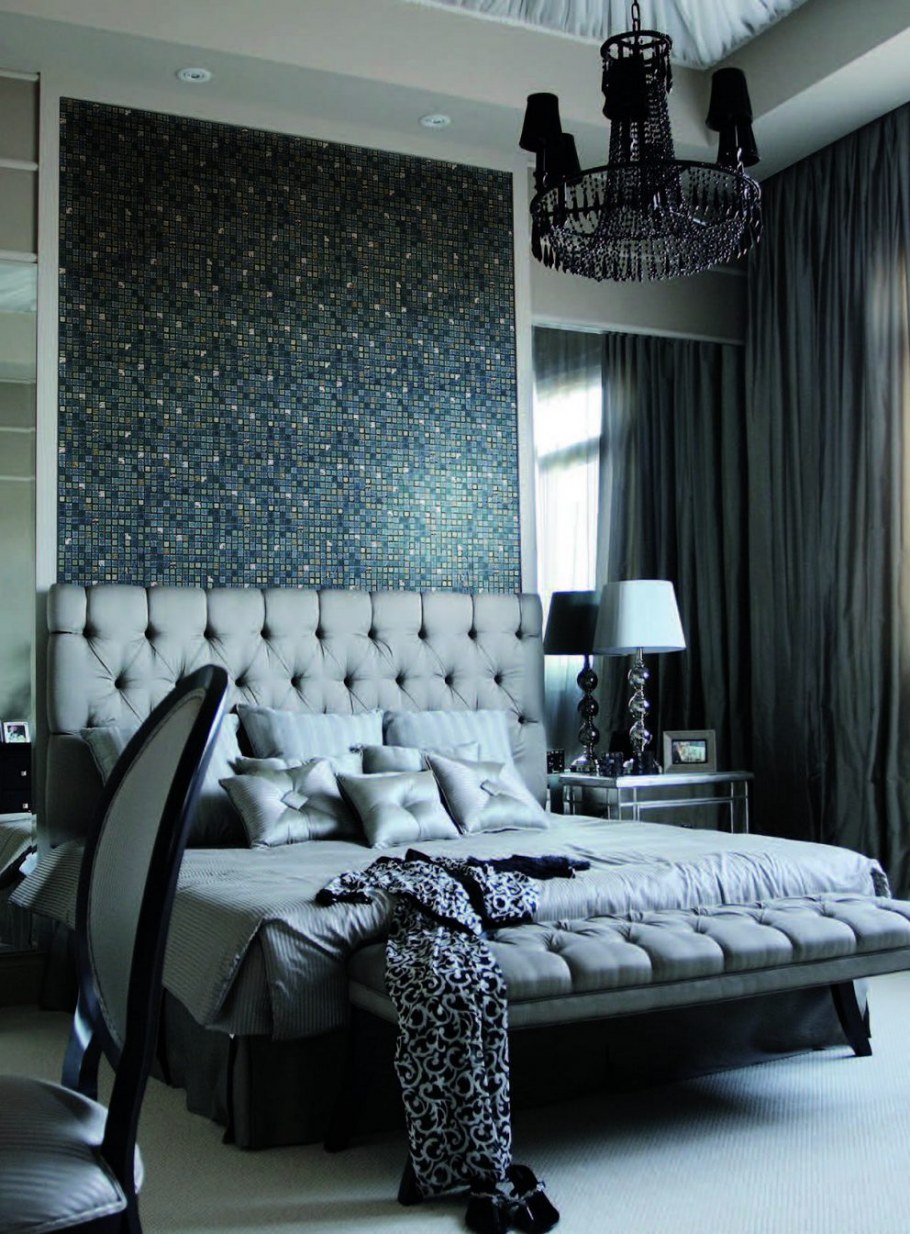 Стеклянная мозаика в интерьере спальни