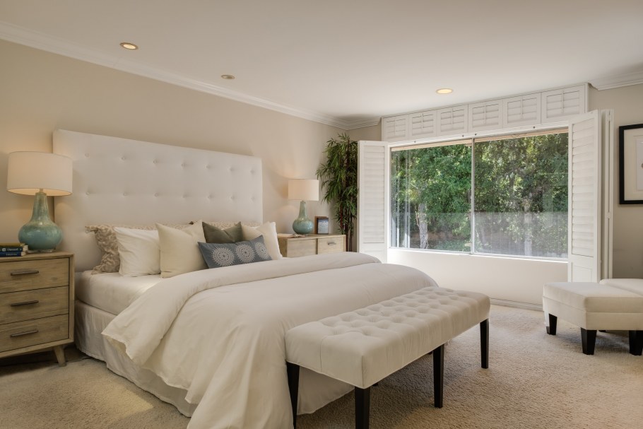 Цвет айвори в спальне