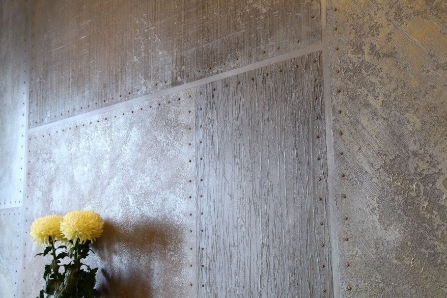 Декоративная штукатурка для внутренней отделки в спальне
