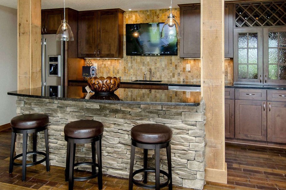 Кухни с барной стойкой