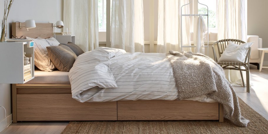 Кровать МАЛЬМ В интерьере спальни