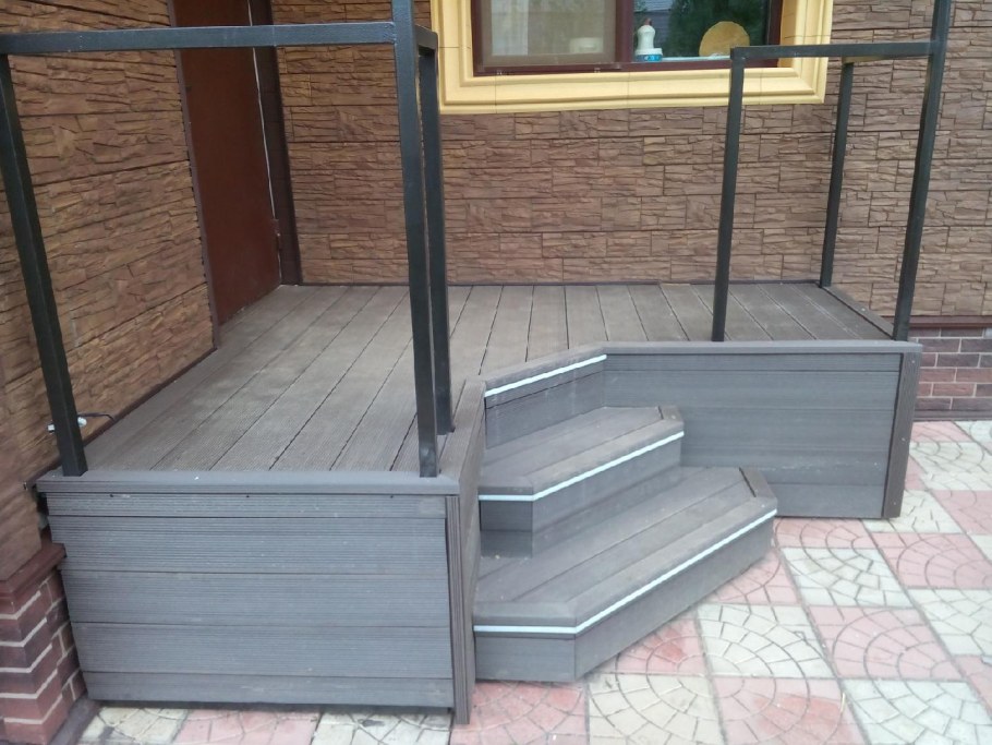 Онтарио (Калифорния) крыльцо