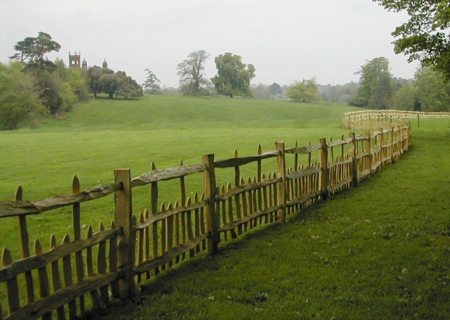 Деревенская изгородь