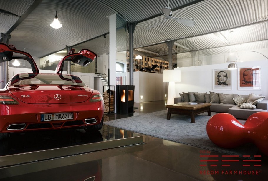 Фантастический интерьер гаража