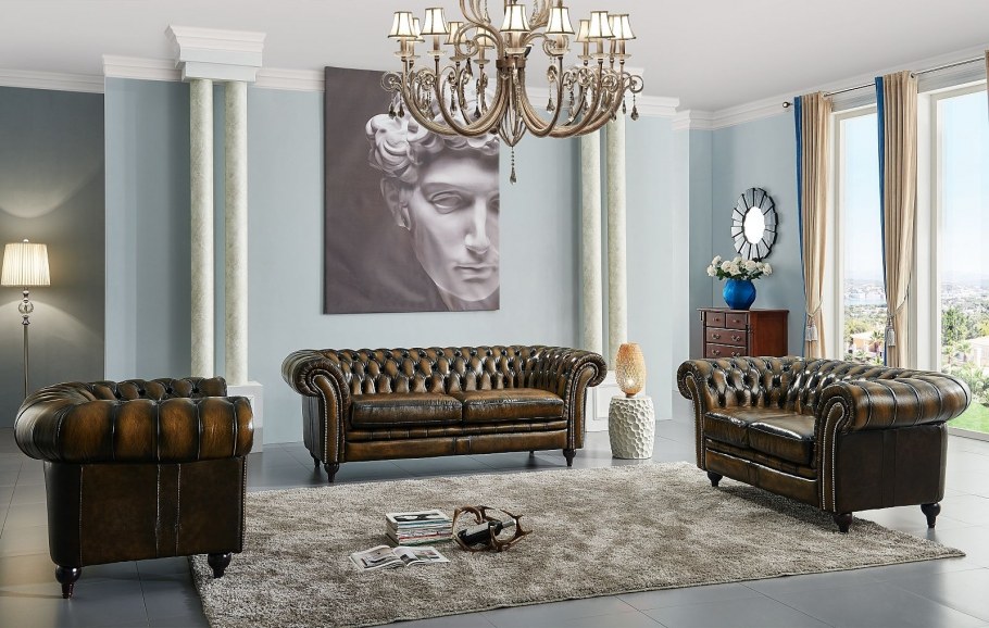 Кожаный диван в английском стиле