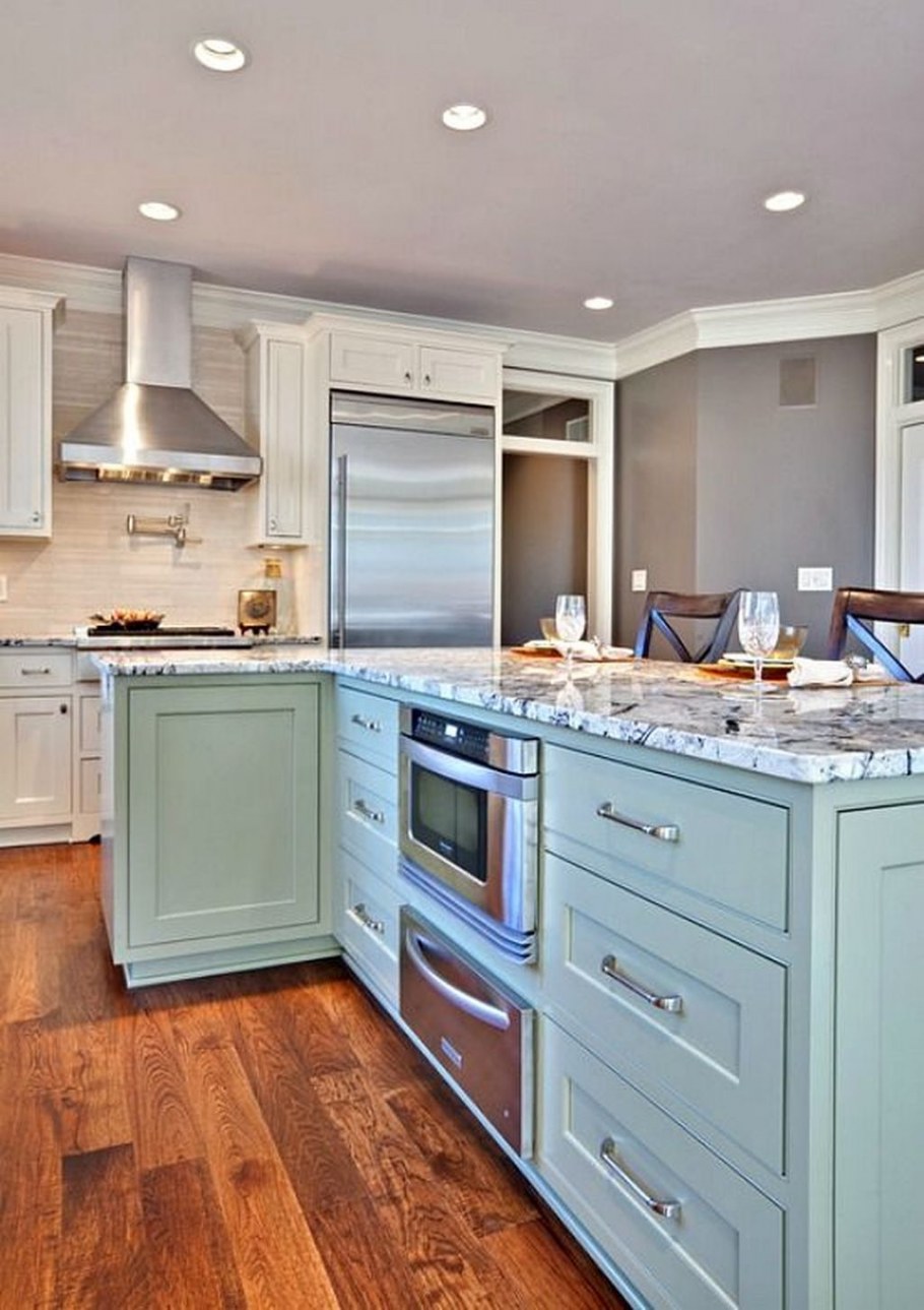 Кухня светло голубого цвета