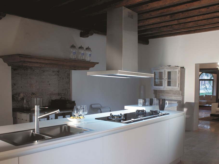 Каминная вытяжка FALMEC Lumina Isola 800 90 IX