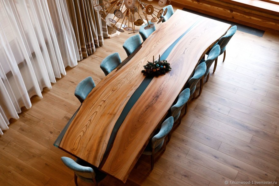 Стол в виде листа