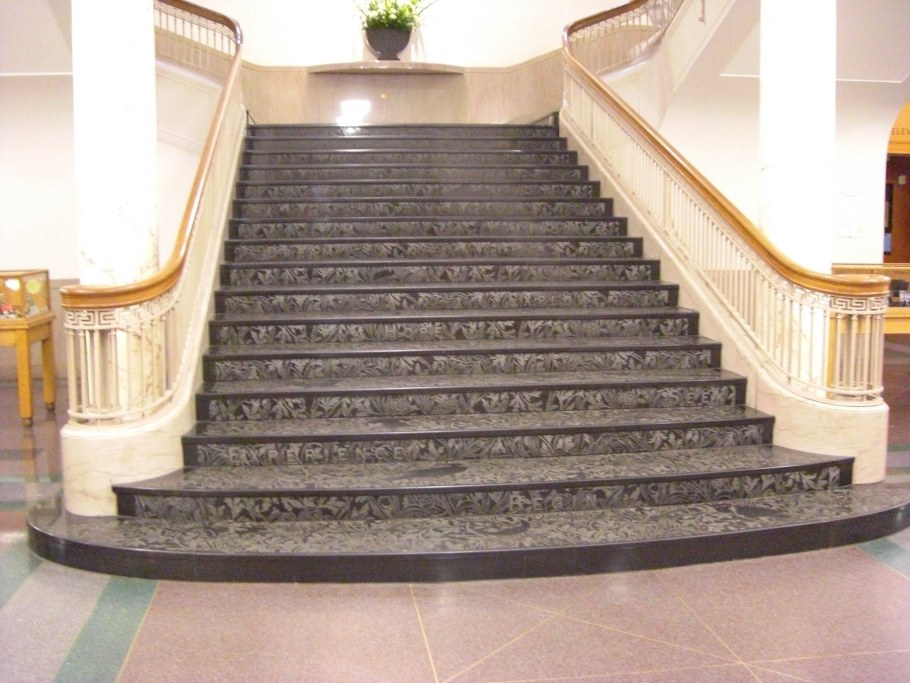 Ступени из мрамора