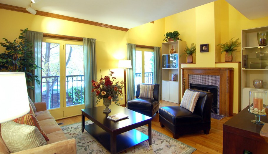 Разноцветная гостиная