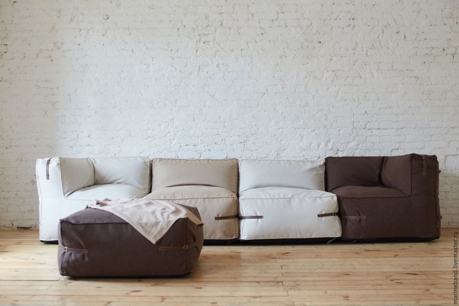 Бескаркасный диван