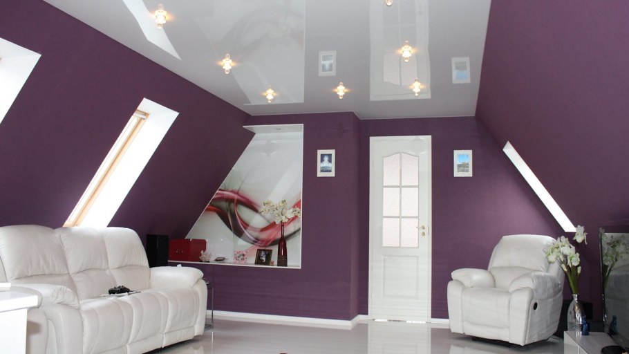 Натяжной потолок на мансарде