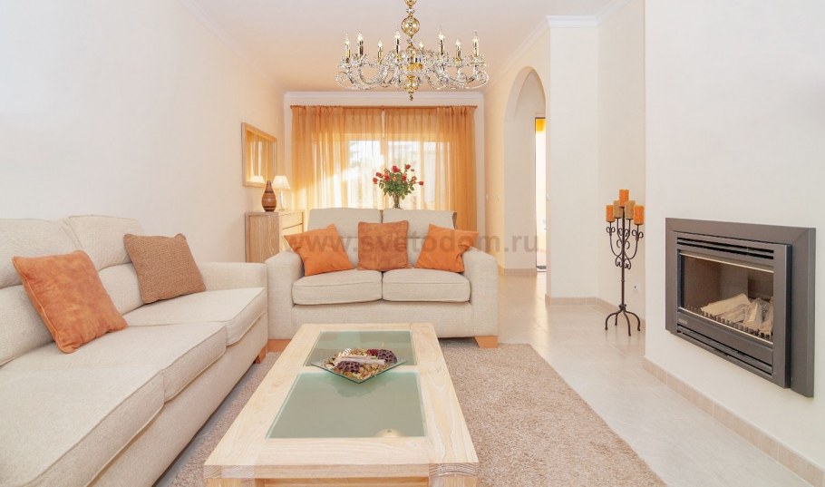 Комната с двумя диванами