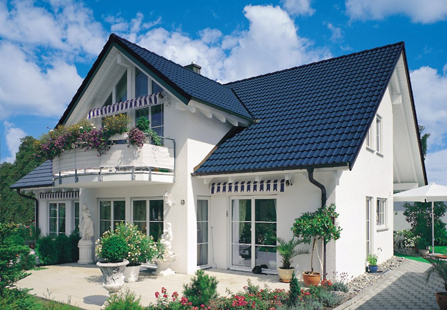 Дом с голубой крышей