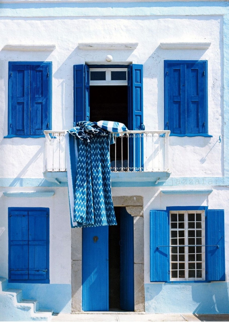 Голубые ставни