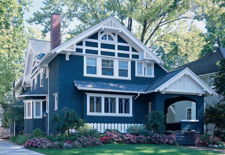 Синий деревянный дом