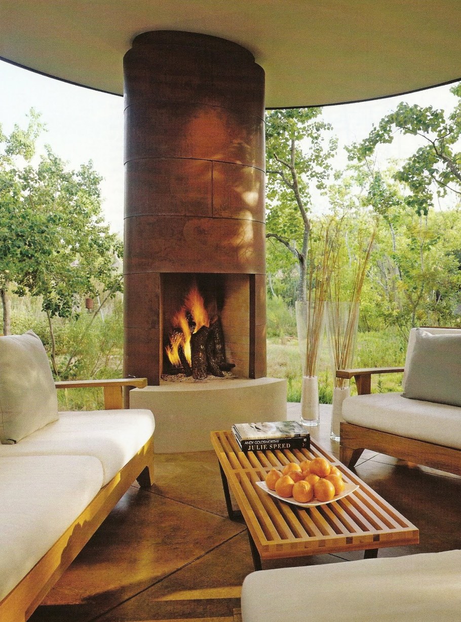 Современный камин на веранде