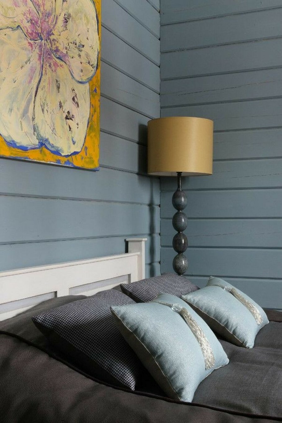 Деревянная стена в интерьере