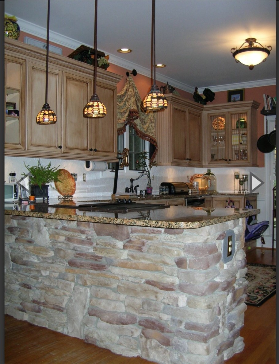 Натуральный камень на кухне